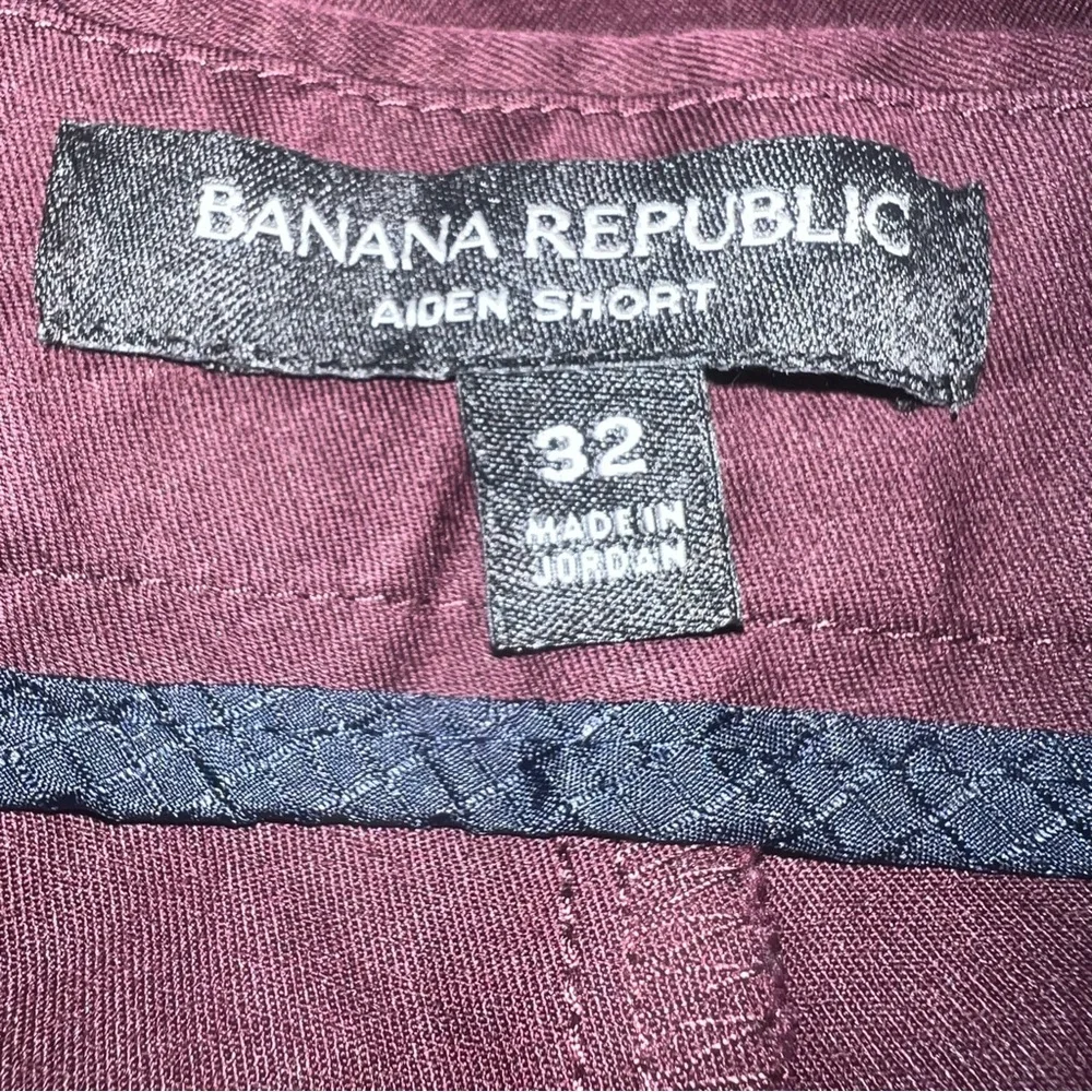 Banana Republic Men's Flat Front Shorts - Burgundy